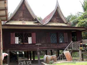 CHANG GUESTHOUSE。高床式の木造で通気性抜群！