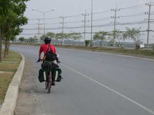 広い路側帯なら自転車も安心