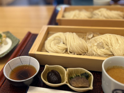 秋田といえばまずは稲庭うどん。美味しかったです。